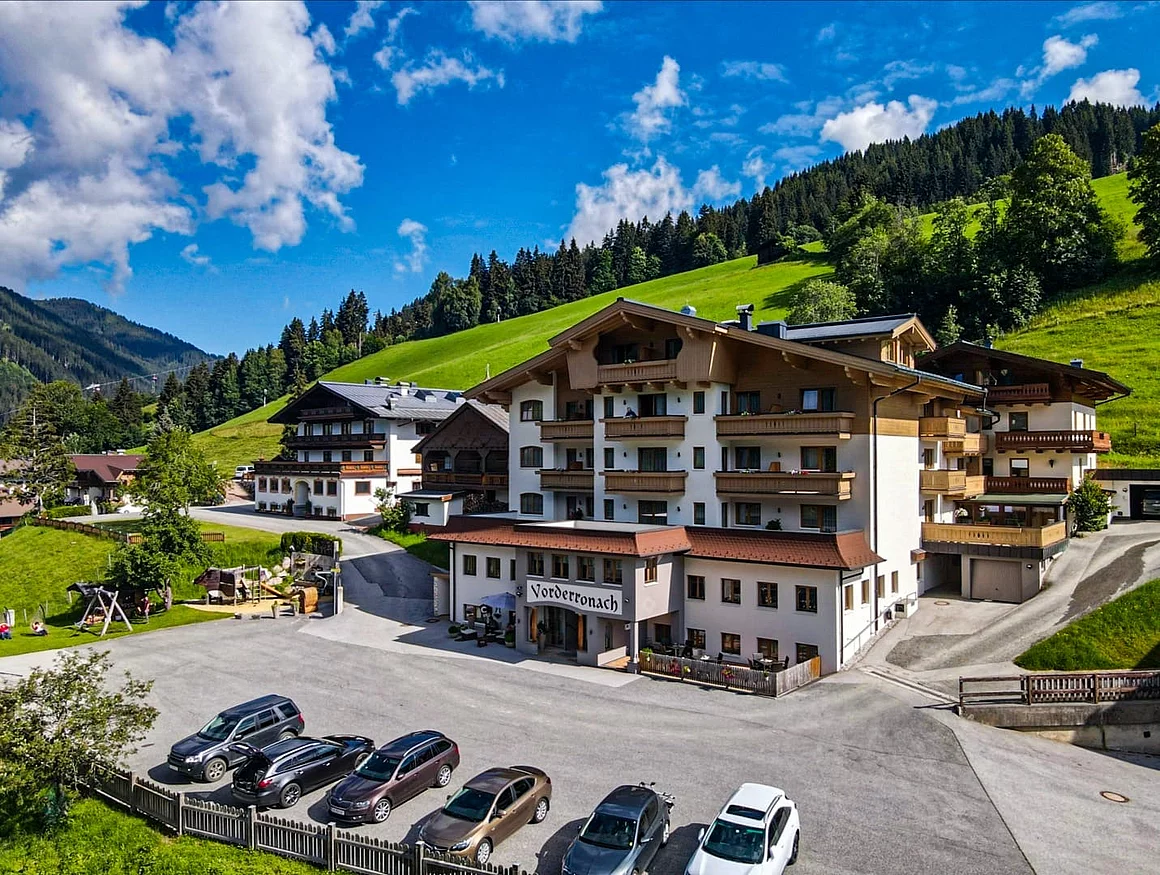 Hotel Vorderronach im Sommer